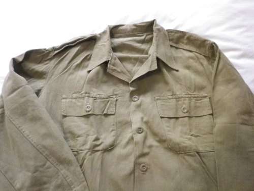 RHODESIAN WAR PICKUP - EX KHAKI COMBAT SHIRT - SOME DAMAGE   (4002)