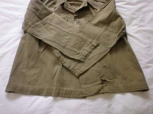 RHODESIAN WAR PICKUP - EX KHAKI COMBAT SHIRT - SOME DAMAGE   (4002)