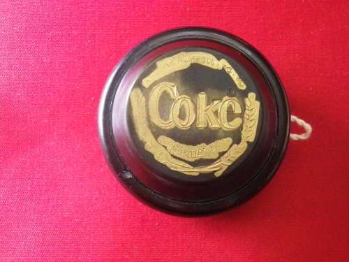 COKE RUSSELL `BREAKDANCER ` YO-YO + STRING - RARE - SEE CONDITION - ONLY WON IN COMPS.  (2907)