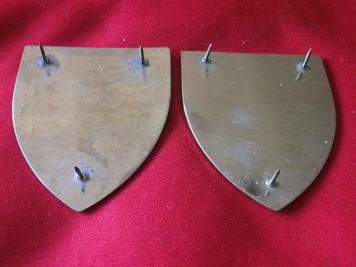 SADF - 10 ARTILLERY AIR DEFENCE SCHOOL PAIR OF FLASHES   (4057)