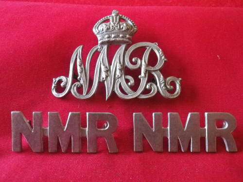 NATAL MOUNTED RIFLES - WHITE METAL HELMET BADGE + SHOULDER TITLES  1922-43        (8165)