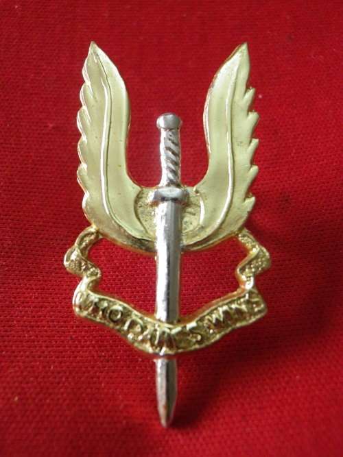RHODESIA - SAS   OR`S BI COLOURED  ANODISED BERET BADGE      (8176)
