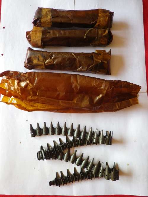 GERMAN ARMY - WW2 4X MG42 METAL 50 ROUND LINK BELTS - WRAPPED IN ORIGINAL WAX PAPER (4095)