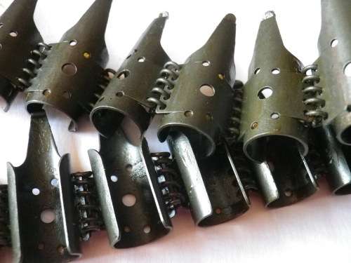 GERMAN ARMY - WW2 4X MG42 METAL 50 ROUND LINK BELTS - WRAPPED IN ORIGINAL WAX PAPER (4095)