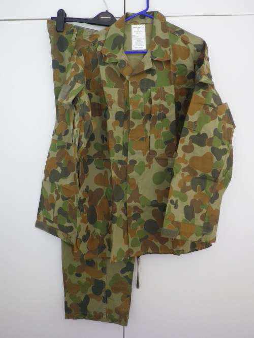 AUSTRALIAN ARMY `BUNNY EARS` PATTERN JUNGLE CAMMO SHIRT + TROUSERS     (4125)