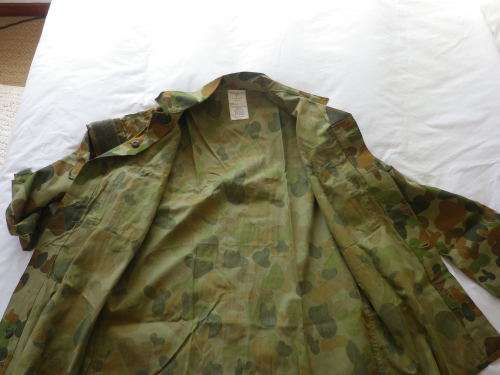 AUSTRALIAN ARMY `BUNNY EARS` PATTERN JUNGLE CAMMO SHIRT + TROUSERS     (4125)