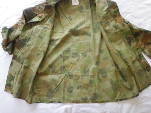 AUSTRALIAN ARMY `BUNNY EARS` PATTERN JUNGLE CAMMO SHIRT + TROUSERS     (4125)