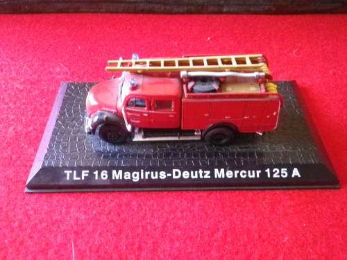 GOOD LOT - MIXED COLLECTABLES INCL. VESPA, VW COCA-COLA MODELS + FANTA / PEPSI ITEMS  (2921)