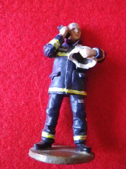 GOOD LOT - MIXED COLLECTABLES INCL. VESPA, VW COCA-COLA MODELS + FANTA / PEPSI ITEMS  (2921)