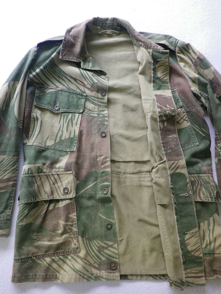 RHODESIAN ARMY - CAMMO COMBAT JACKET SIZE 2 -  NOTE TEAR AT BOTTOM FRONT + MINOR REPAIRS (8246)