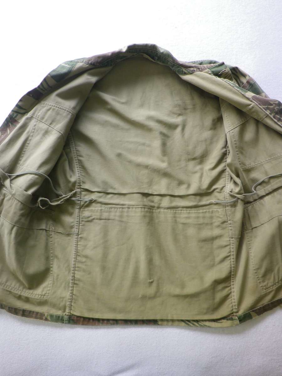 RHODESIAN ARMY - CAMMO COMBAT JACKET SIZE 2 -  NOTE TEAR AT BOTTOM FRONT + MINOR REPAIRS (8246)