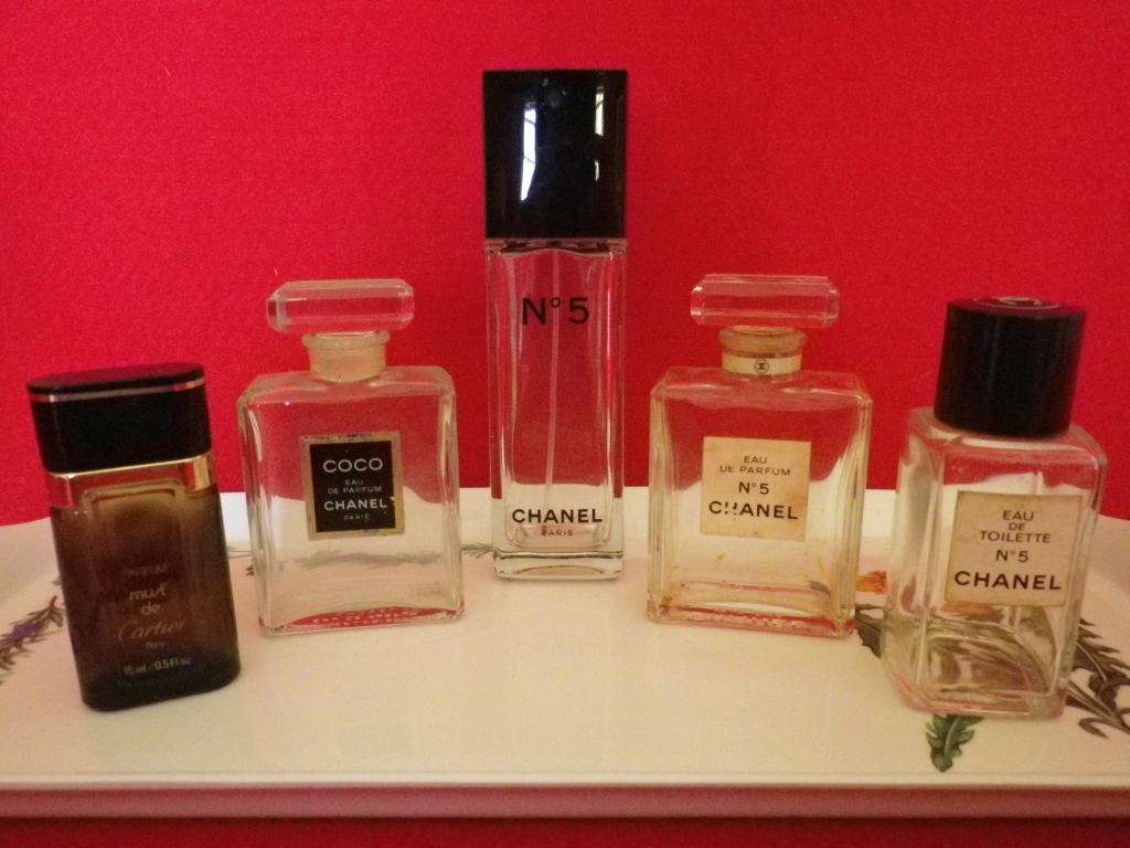 LOT OF 5 PERFUME BOTTLES - EMPTY    - 4 X CHANEL, 1 X CARTIER                (pb4)