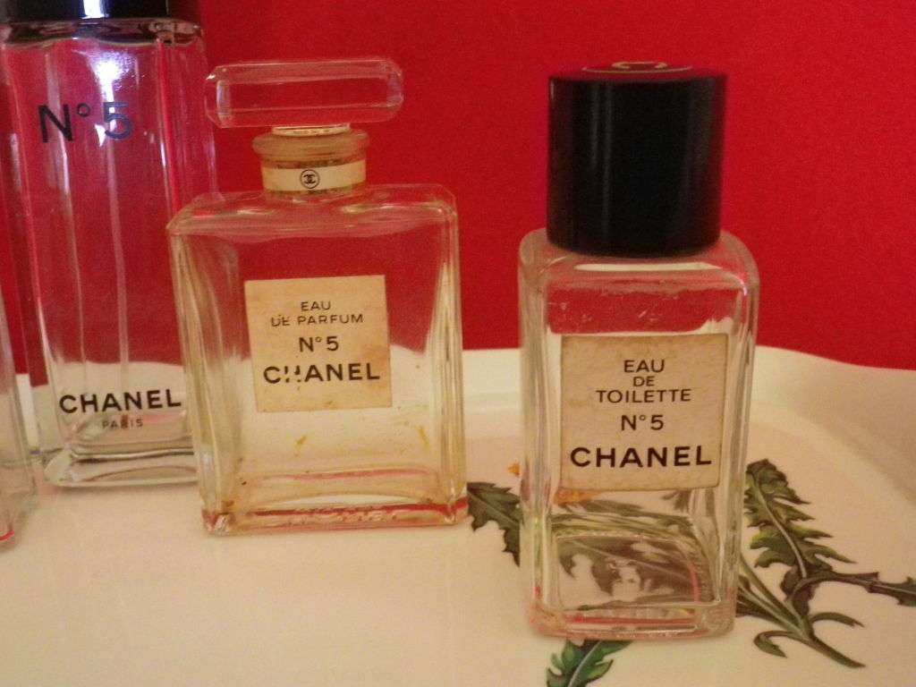LOT OF 5 PERFUME BOTTLES - EMPTY    - 4 X CHANEL, 1 X CARTIER                (pb4)