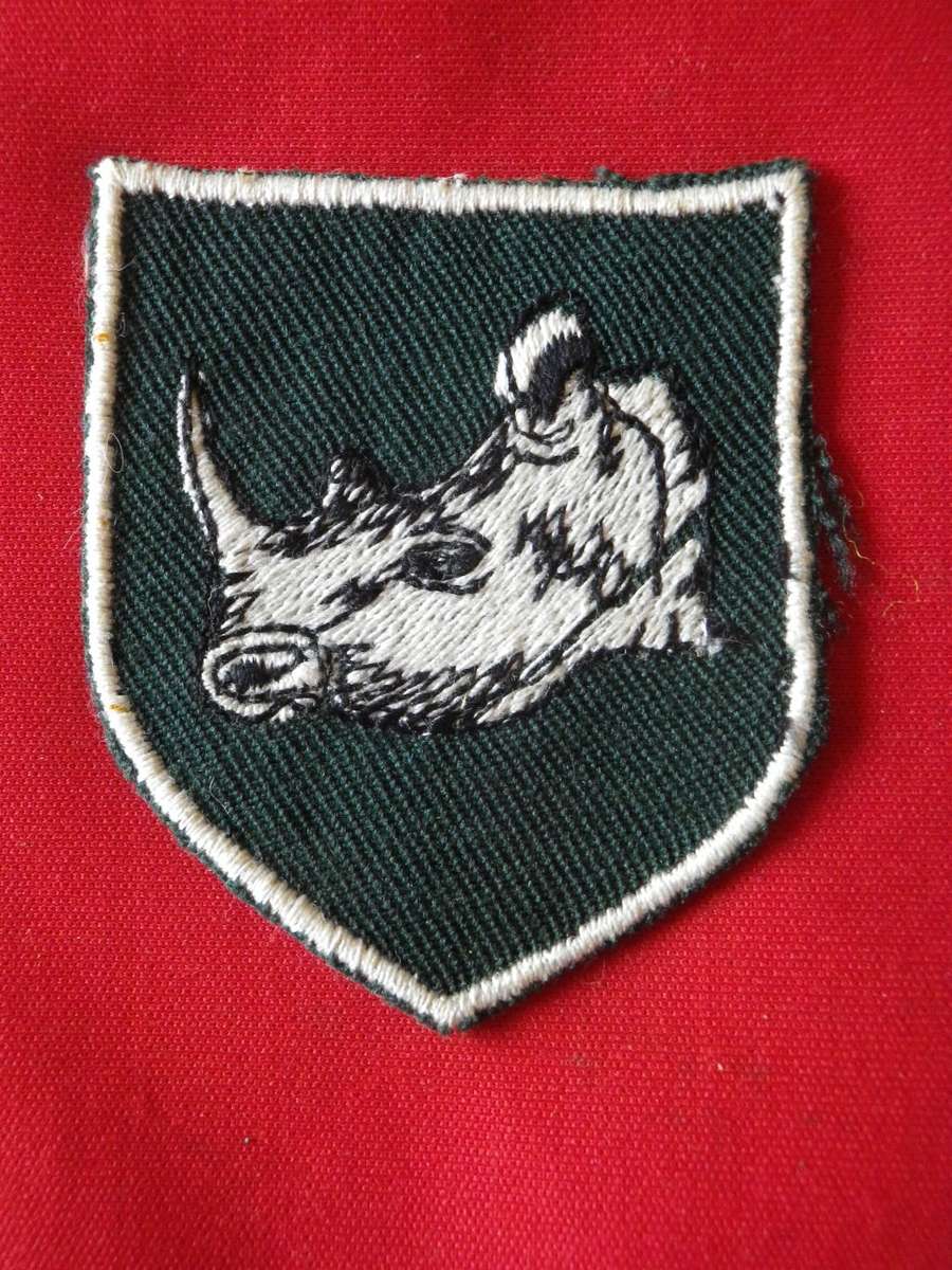 RHODESIAN ARMY - 2 BRIGADE (MASHONALAND)  EMBROIDERED SHOULDER PATCH      (8272)