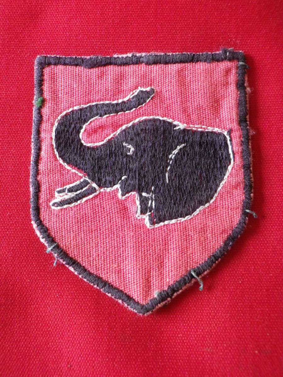 RHODESIAN ARMY - 1 BRIGADE (MATABELELAND)  EMBROIDERED SHOULDER PATCH      (8271)