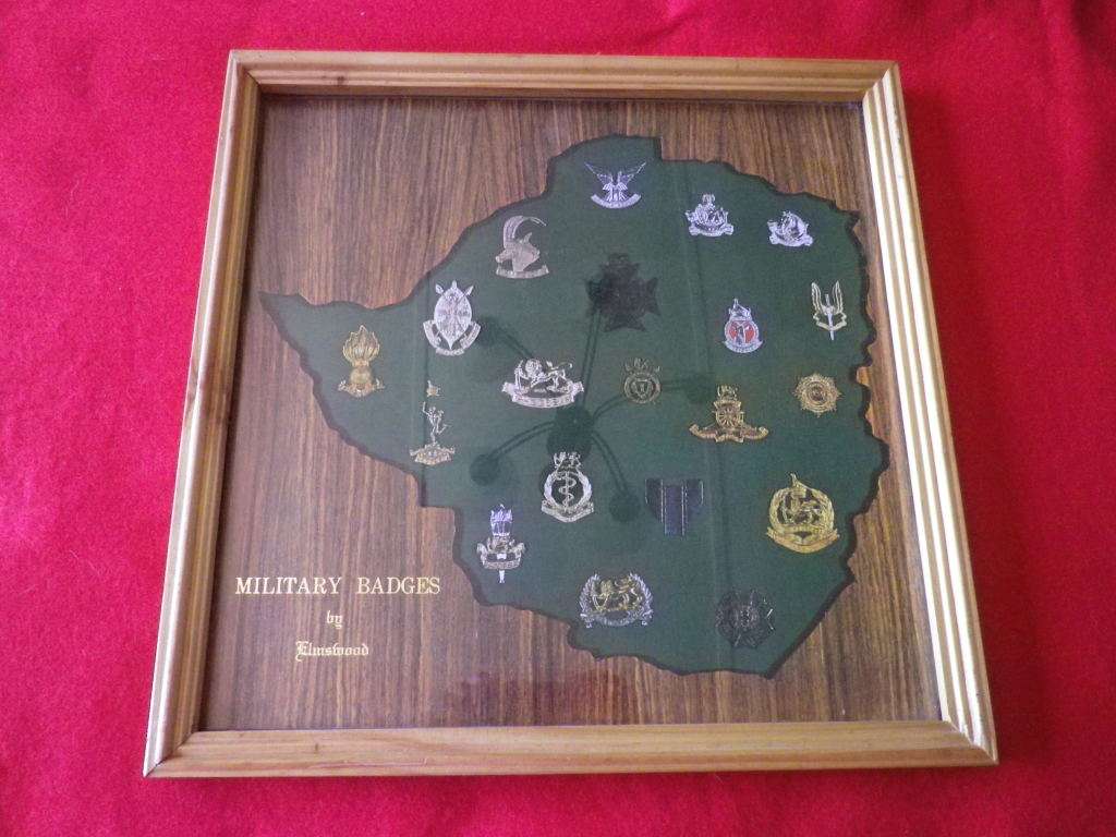 RHODESIAN ARMY FRAMES PIC OF UNIT BADGES - MADE ELMSWOOD, MARANDELLAS - 32.5mm X 32.5mm  (8308)