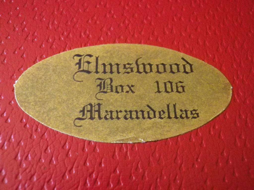 RHODESIAN ARMY FRAMES PIC OF UNIT BADGES - MADE ELMSWOOD, MARANDELLAS - 32.5mm X 32.5mm  (8308)