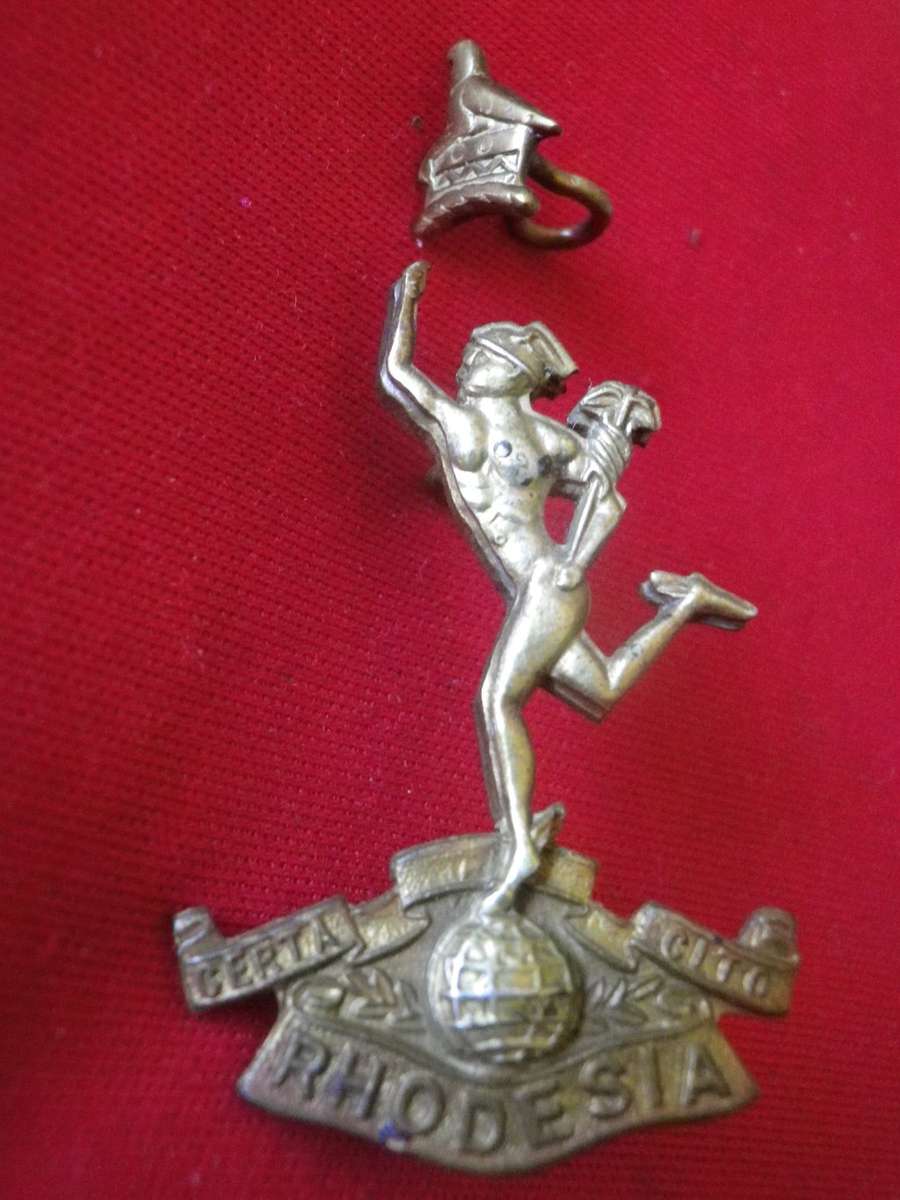 RHODESIAN SIGNALS CORPS -  BI METAL CAP BADGE + ZIM BIRD            (8320)