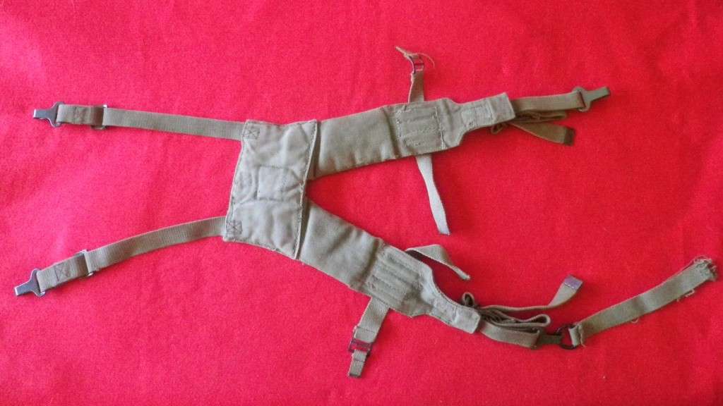RHODESIAN ARMY - P69 YOKE FOR WEBBING   - INSCRIBED             (8328)