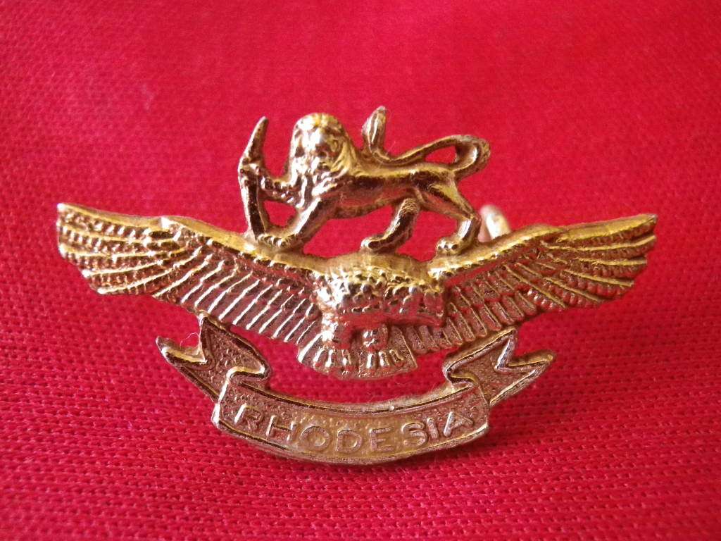RHODESIAN AIR FORCE - AIRWOMAN`S ANODISED CAP BADGE - WIDTH 31mm -    (8330)