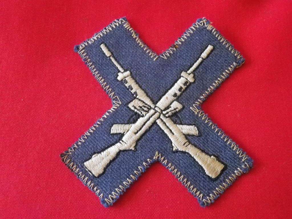 RHODESIAN AIR FORCE - MARKSMANS SLEEVE BADGE  - SCARCE                 (8336)