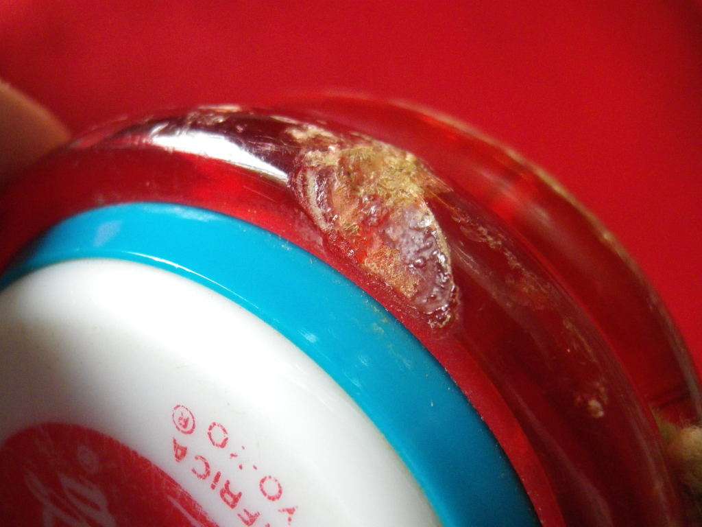 2 X RUSSEL SUPER COCA COLA YOYO`S + STRINGS - NOTE CHIPS - SEE PICS     (2951)