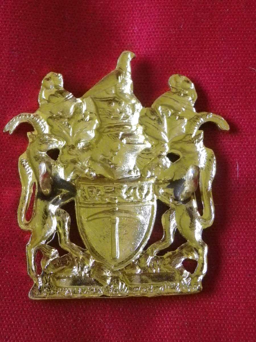 RHODESIAN ARMY - WO1 GOLD ANODISED WRIST BADGE - LUGS CRIMPED    (8381)