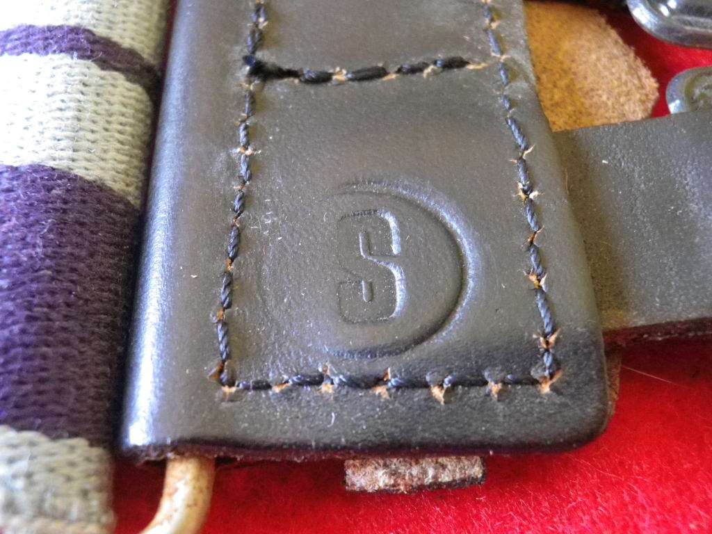 RHODESIAN EDUCATIONAL CORPS STABLE BELT - SIZE S - MAX LENGTH 79cm/31`    STRAPS CRACKED  (8388)