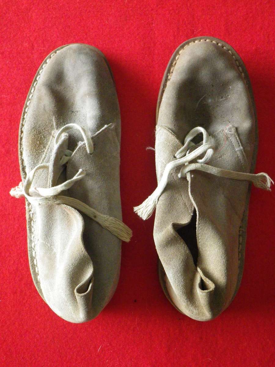 RHODESIAN WOMENS SERVICES OFFICERS ISSUED VELDSKOENS - STAMPED BATA - SIZE 5  - RARE       (8438)