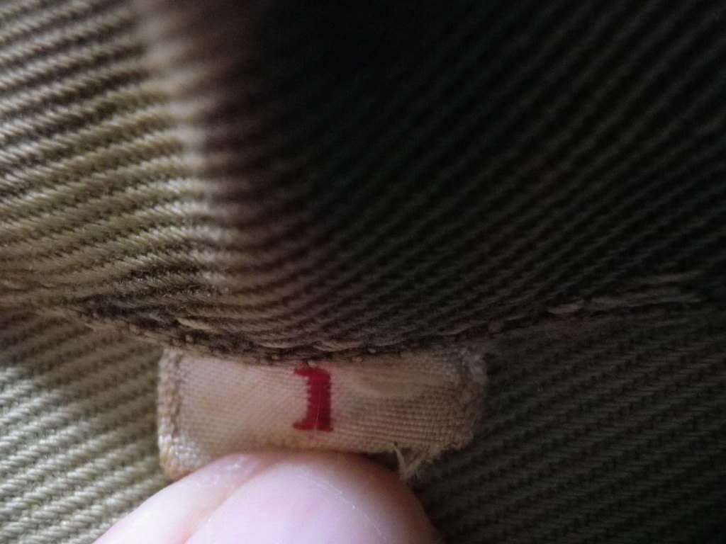 RHODESIAN ARMY JACKET MODIFIED TO BUNNY - SLEEVES CUT OFF, AS USED - SOME FREYING/MINOR HOLE (8437)