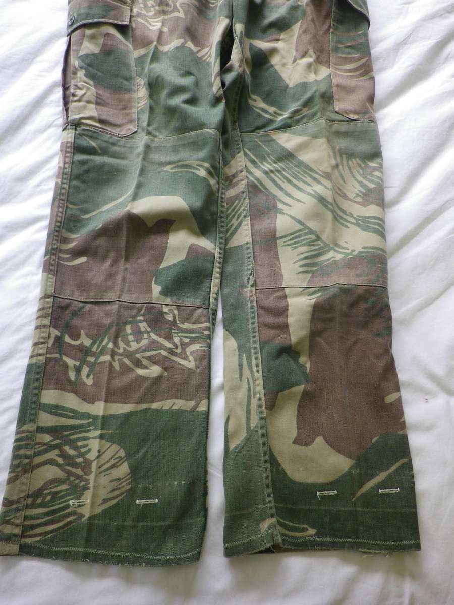 RHODESIAN ARMY CAMMO TROUSERS - APPROX MEDIUM - METAL WAIST CLIPS - ANKLE TIES MISSING  (8436)