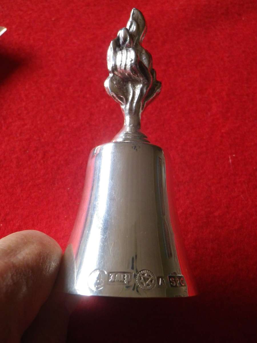 RHODESIA REGT BADGED SILVER PLATED BELL -CAS STAMPED- HEIGHT 107mm + COPPER PIN TRAY 70X55mm (8563)