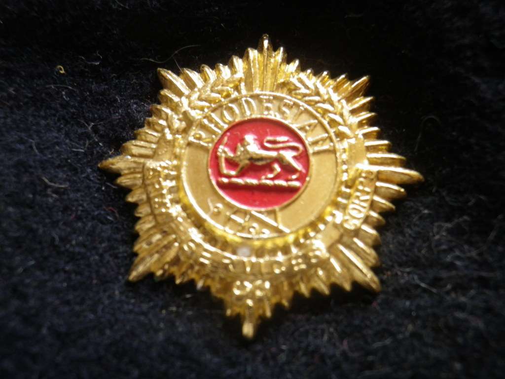 RHODESIAN ARMY SERVICES CORPS. BERET -  RIM 53cm / 21`                  (8584)