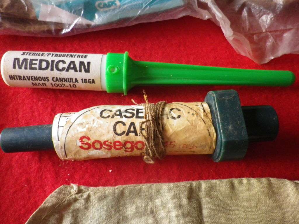 RHODESIAN ARMY MEDICS MIXED LOT - NB READ BELOW  - CANNOT BE SHIPPED INTERNATIONALLY   (8598)