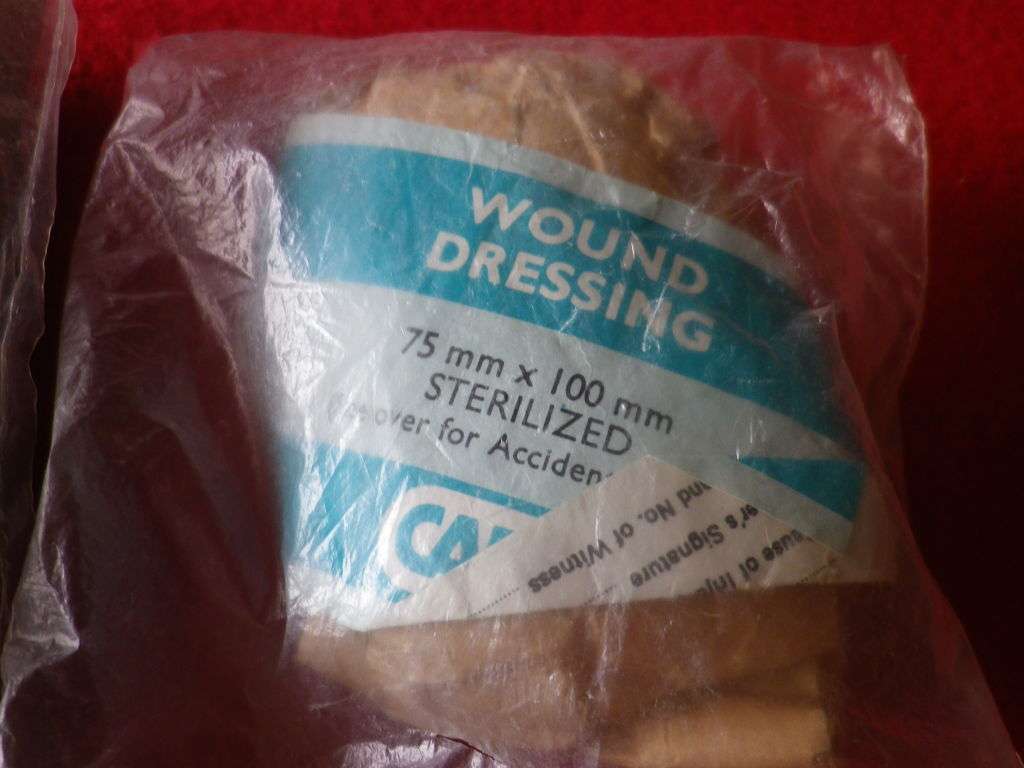 RHODESIAN ARMY MEDICS MIXED LOT - NB READ BELOW  - CANNOT BE SHIPPED INTERNATIONALLY   (8598)