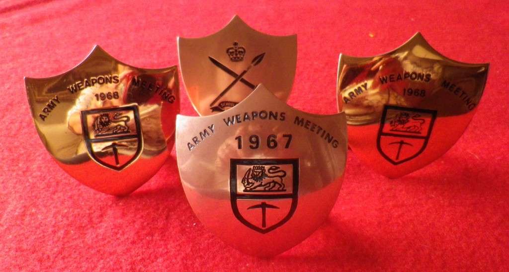 RHODESIAN SCHOOL OF INFANTRY + ARMY WEAPONS MEETING MINI COPPER PRESENTATION PLAQUES (8594)