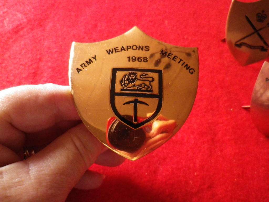 RHODESIAN SCHOOL OF INFANTRY + ARMY WEAPONS MEETING MINI COPPER PRESENTATION PLAQUES (8594)
