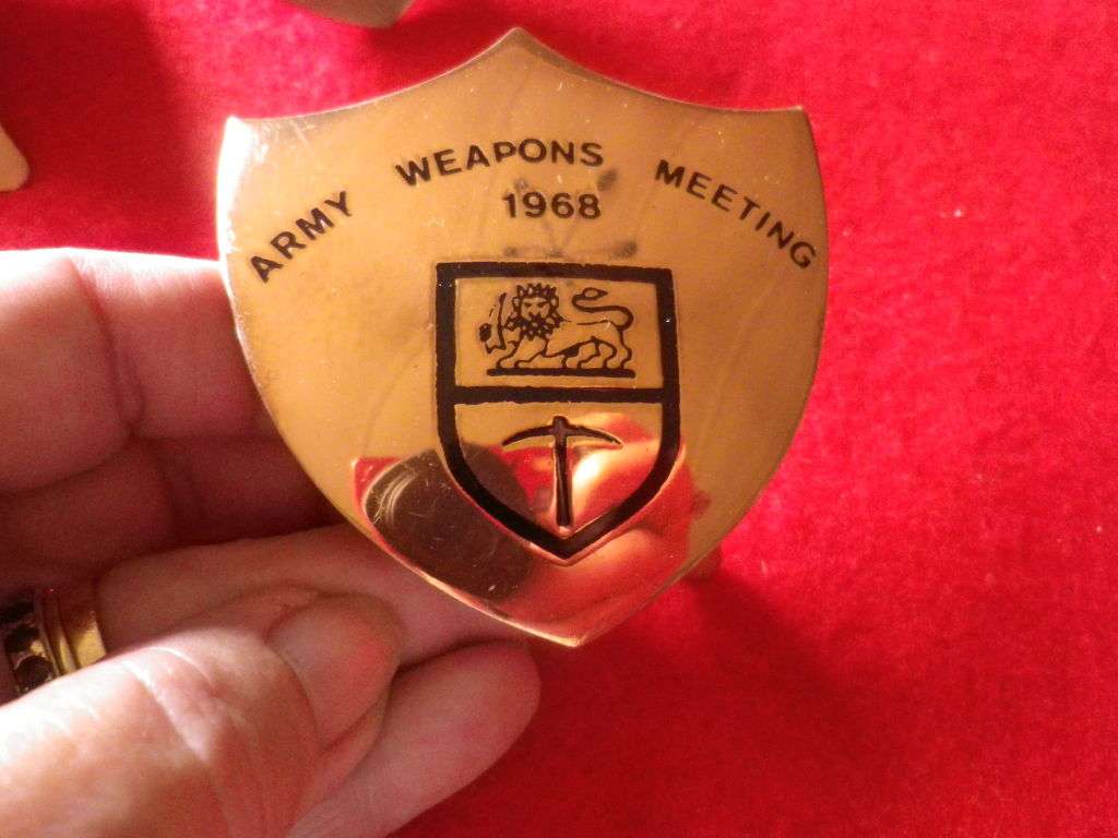 RHODESIAN SCHOOL OF INFANTRY + ARMY WEAPONS MEETING MINI COPPER PRESENTATION PLAQUES (8594)