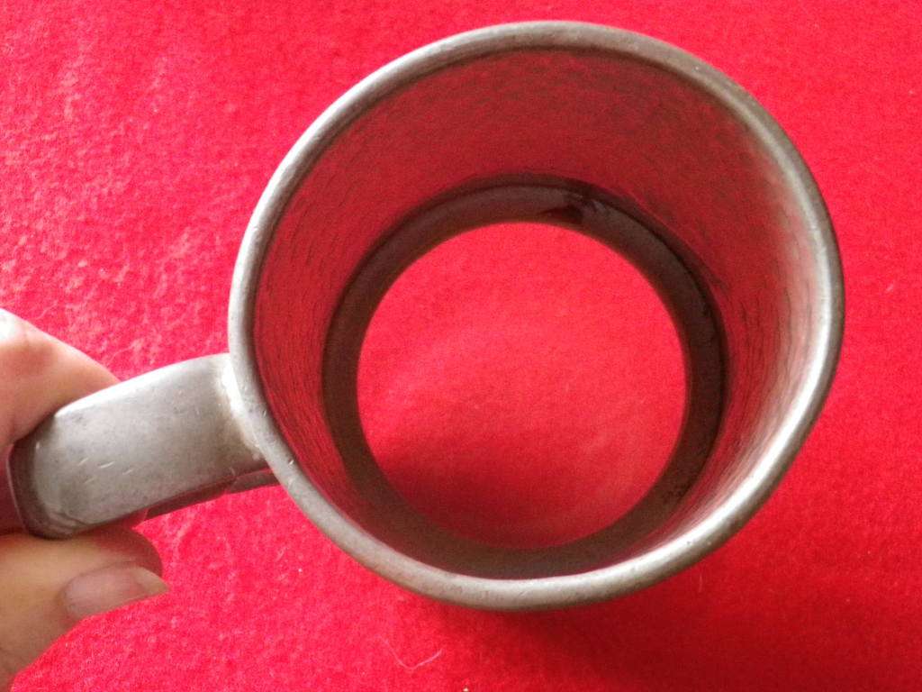 RHODESIA REGIMENT PEWTER MUG - CIRCA WW2 - WITH GLASS BOTTOM                    (8593)