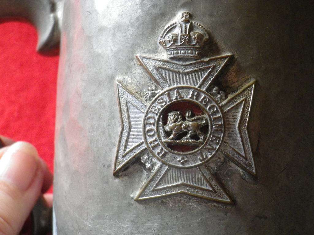 RHODESIA REGIMENT PEWTER MUG - CIRCA WW2 - WITH GLASS BOTTOM                    (8593)