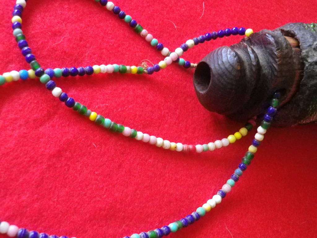 RHODESIA - EARLY NDEBELE POWDER HORN - BEADED + ORIGINAL STOPPER - FROM MATOPOS AREA       (8608)