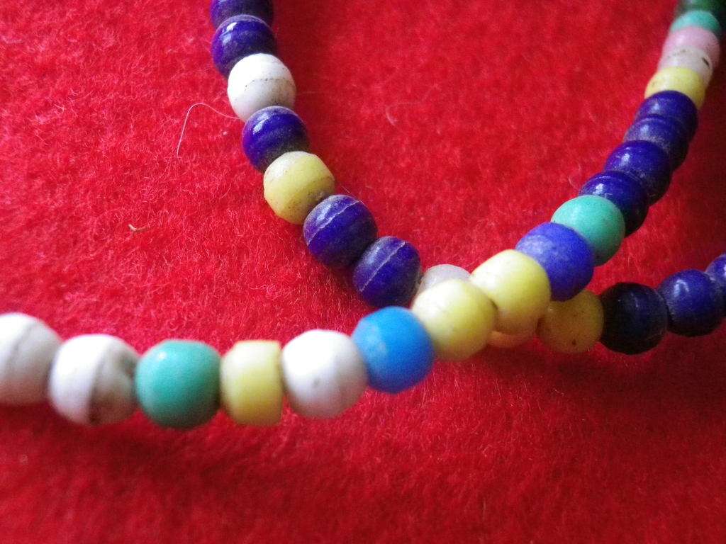 RHODESIA - EARLY NDEBELE POWDER HORN - BEADED + ORIGINAL STOPPER - FROM MATOPOS AREA       (8608)