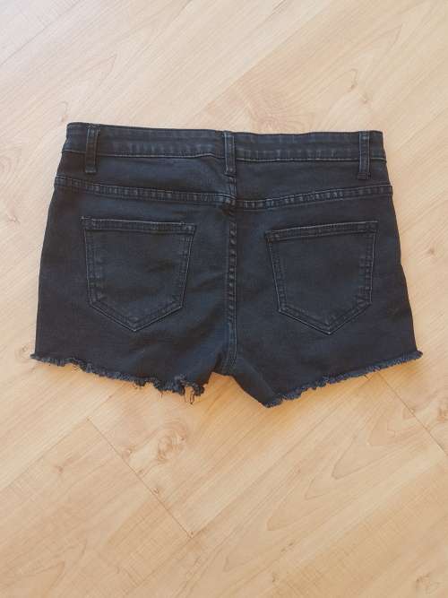 Ladies Trendy Studded Black Denim Shorts / Size 30 / In Excellent Condition