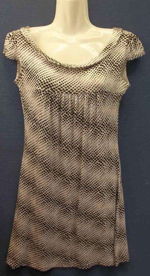 White & Black Longer Length Stretch Viscose Top - Size 32 * Quality Brand