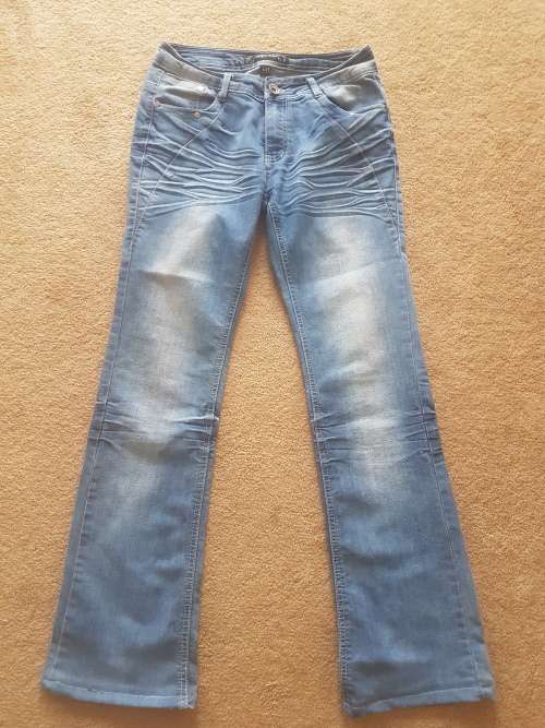Ladies Jeans / Size: Small / 27 / In Excellent Condition