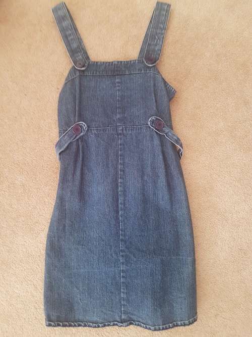 Cute Denim Dress (Maternity) / Has Adjustable Staps & Elasticated Back / Size: 32