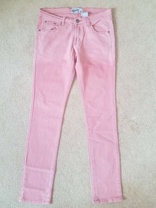 Skinny Jeans / Size: 32 / Red