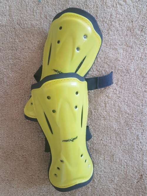 Boys Shin Pads / Bargain Bid