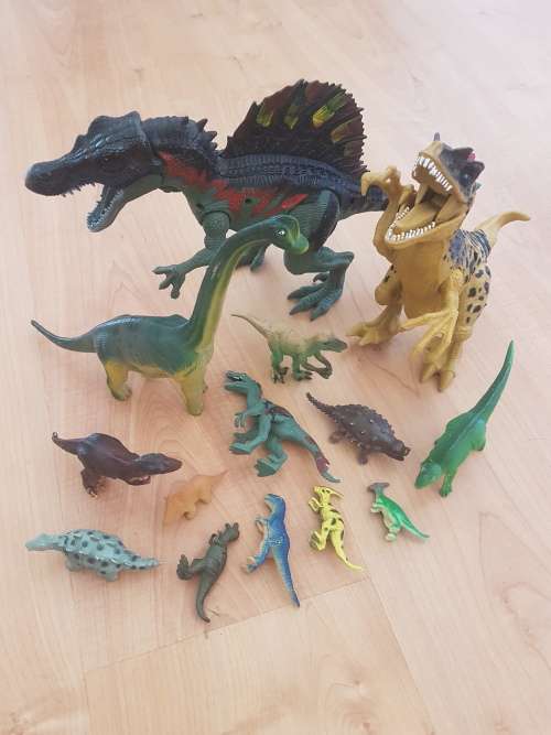 Bulk Lot of Dinosaur Toys / Bargain Bid!