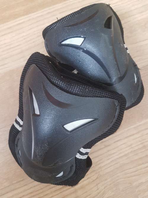 Kerb Protective Gear: Knee Pads Size: Small